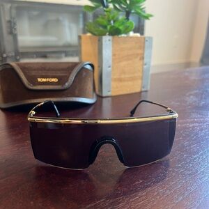 Tom Ford Shield Sunglasses Gold Brow Bar Oversized Visor Lens